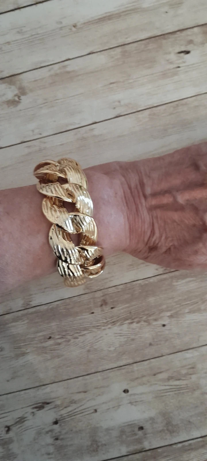 Bracelet en métal léger couleur doré